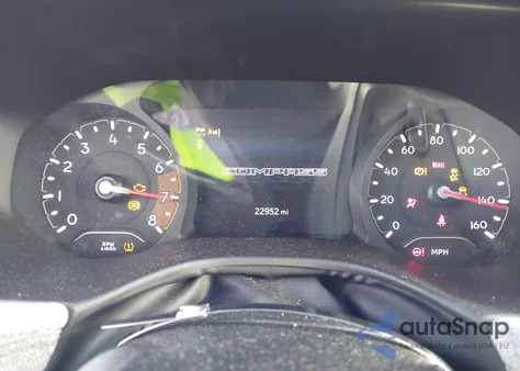 2024 Jeep Compass Latitude Lux Fwd z USA, uszkodzony, nr VIN 3C4NJDFN4RT112765